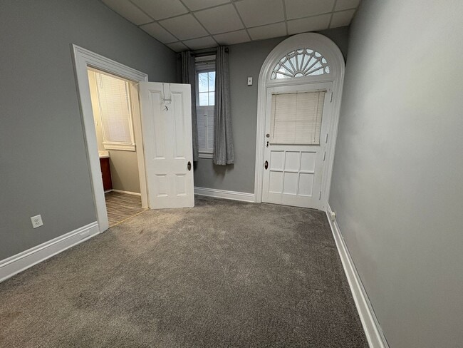 Building Photo - Spacious main level apartment in gorgeous hisotrical house!