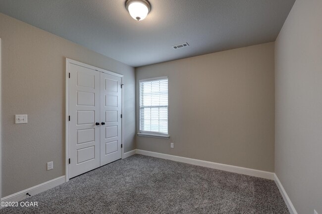 Building Photo - 2030 Mardale Cir