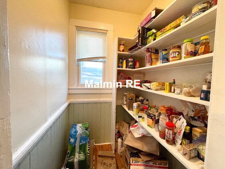 Building Photo - 19 Sachem St