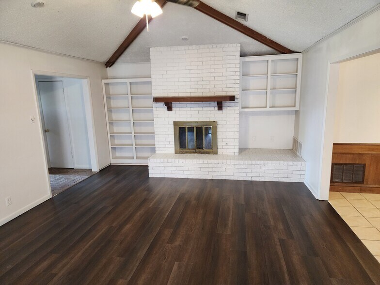 Building Photo - 1802 Archer Dr