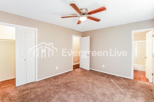 Building Photo - 1221 Milwaukee St