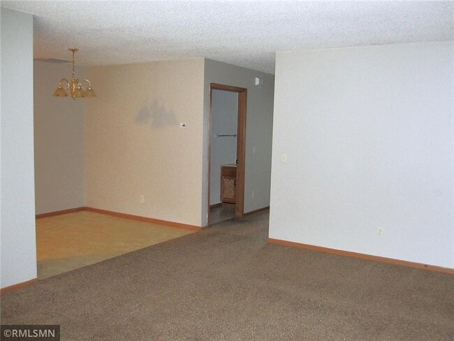 Building Photo - 626 W 8th St