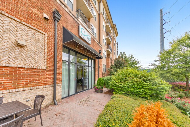 Building Photo - 901 Abernathy Rd NE