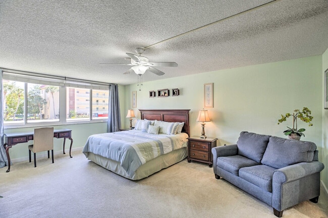 Building Photo - 6265 Midnight Pass Rd