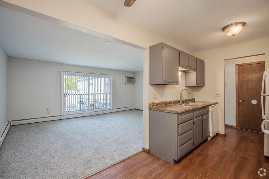 2BR,2BA - 960SF - Kitchen - Edina Manor Apartments
