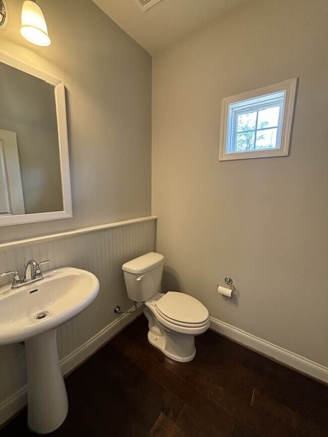Building Photo - 4215 Lennox Dr