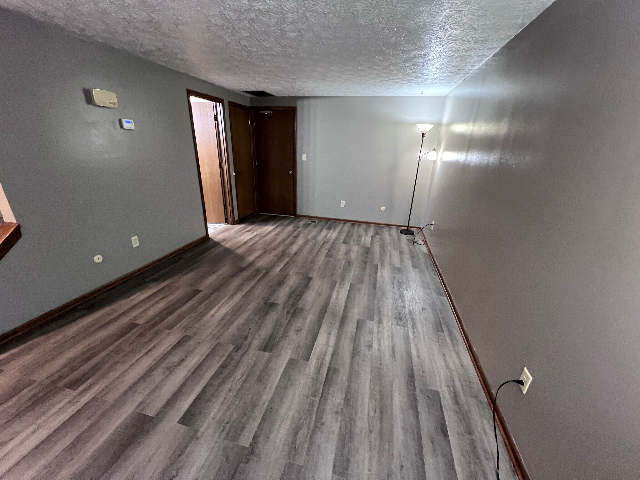 Building Photo - 1219 Hilltop Dr