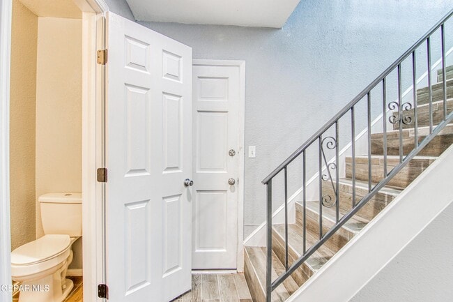 Building Photo - 6001 Morning Glory Cir