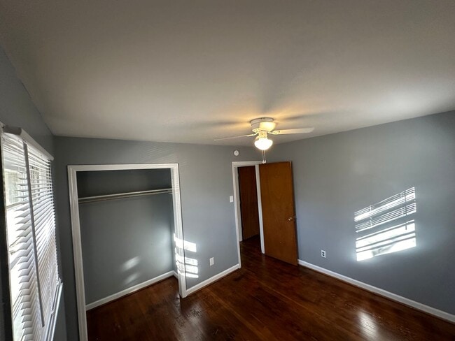 Building Photo - 3 bedroom house in Fulton Hill! Laundry, Central HVAC All electric, big fenced yard, hardwoods