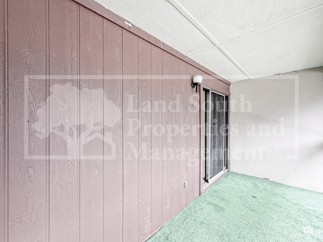 Building Photo - 4948 Market Square