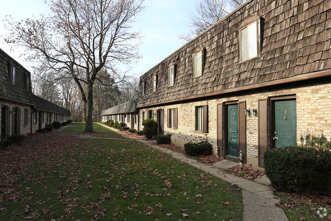 Building Photo - Bunker Hill