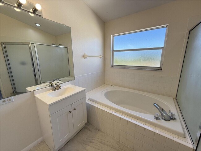 Building Photo - 12653 Longcrest Dr