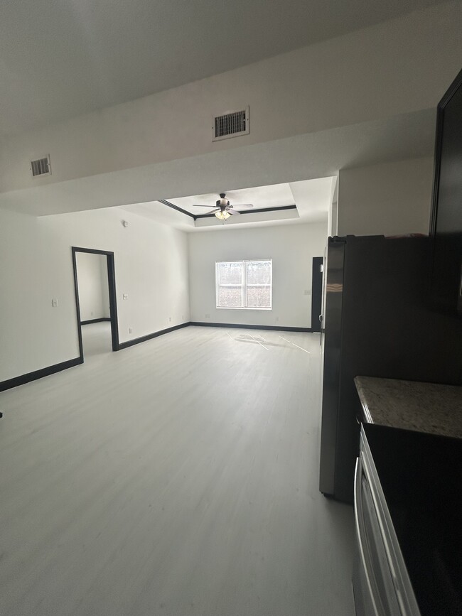 Open floor plan living room - 18042 GA-3