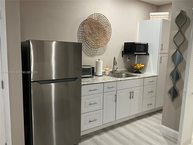 Building Photo - 8638 SW 50th St