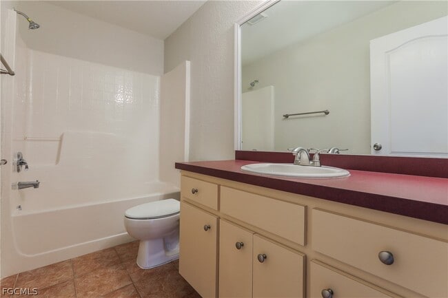 Building Photo - 2702 Nellie Ln