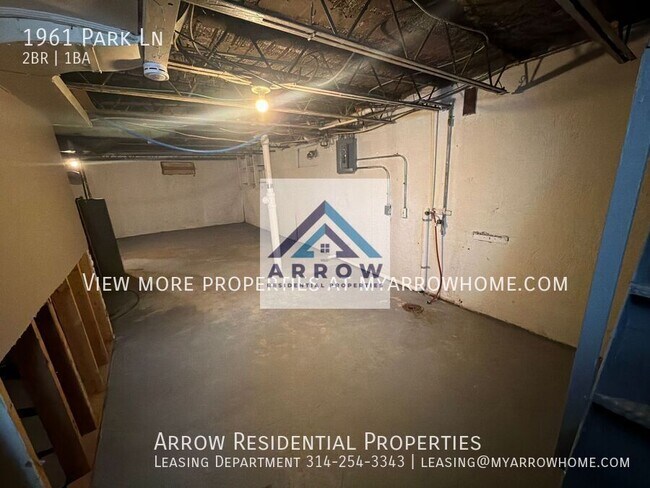 Building Photo - 1961 Park Ln