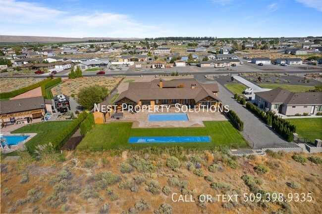 Building Photo - Jaw Dropping Home Overlooking the Columbia...