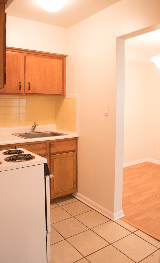 Building Photo - 4304 13 Mile Rd