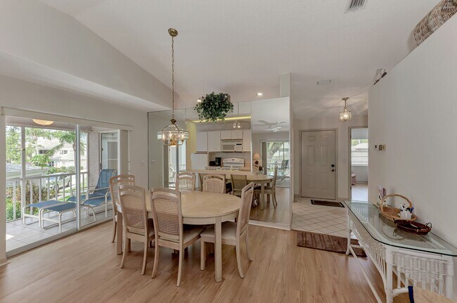 Building Photo - GEORGOUS 2 BEDROOM, 2BATHROOM, TURN KEY FU...