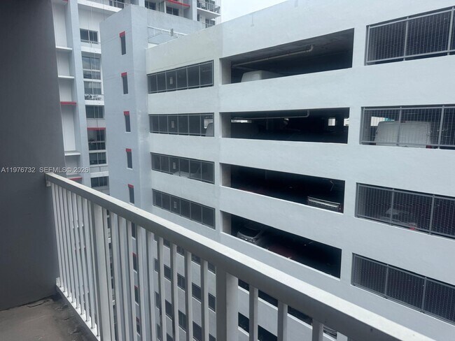 Building Photo - 104 SW 9th St