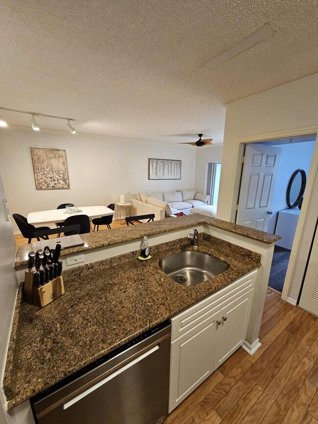 Building Photo - 2302 Tuscany Way