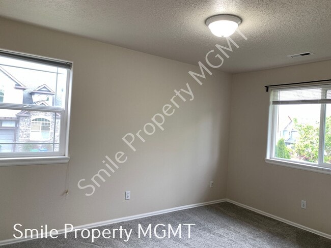Building Photo - A beautiful 2-story single house in Clackamas.