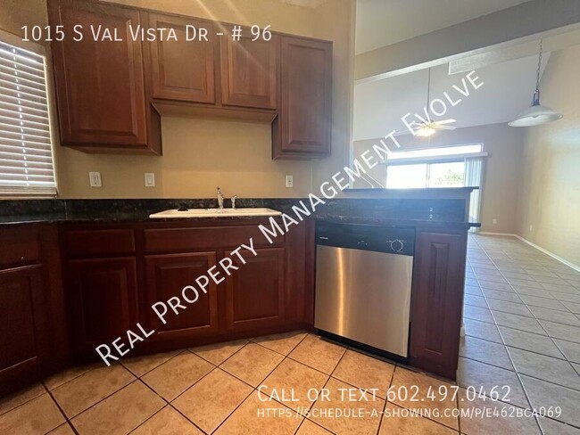 Building Photo - Pretty 2-Bed Mesa Townhome