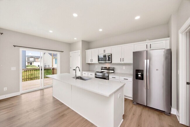 Building Photo - MODERN COMFORT!! 3 Bedroom, 2 Bathroom Home in Ankeny!