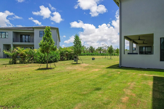 Building Photo - 9451 Riverside Pk Dr