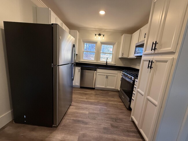 Building Photo - 42 Woodland Ave