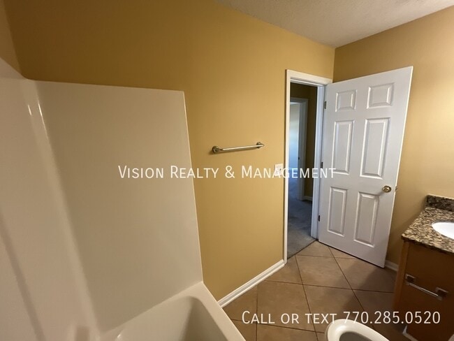 Building Photo - 4694 Glider Cir