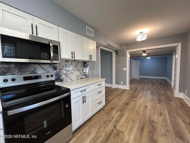 Building Photo - 7069 Perke Dr