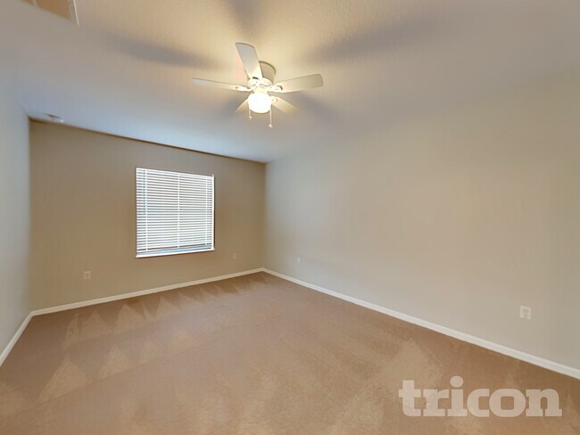 Building Photo - 2310 10th Ave E