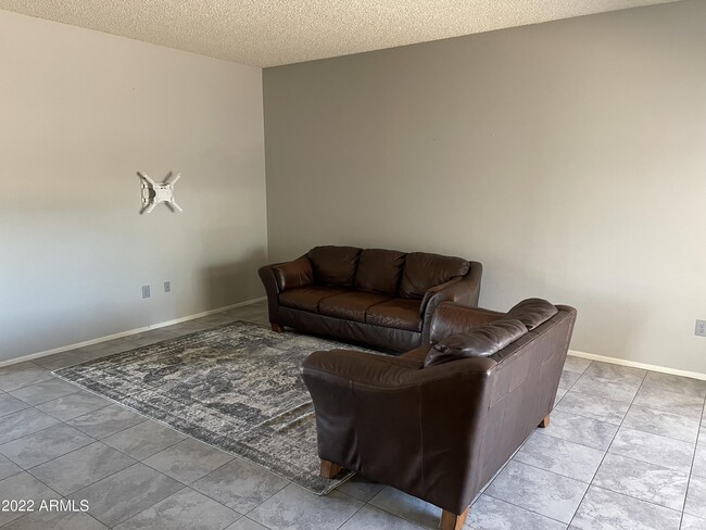 Building Photo - 10141 W Campana Dr