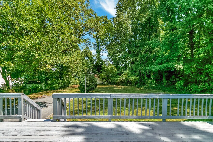 Building Photo - 9085 Autoville Dr