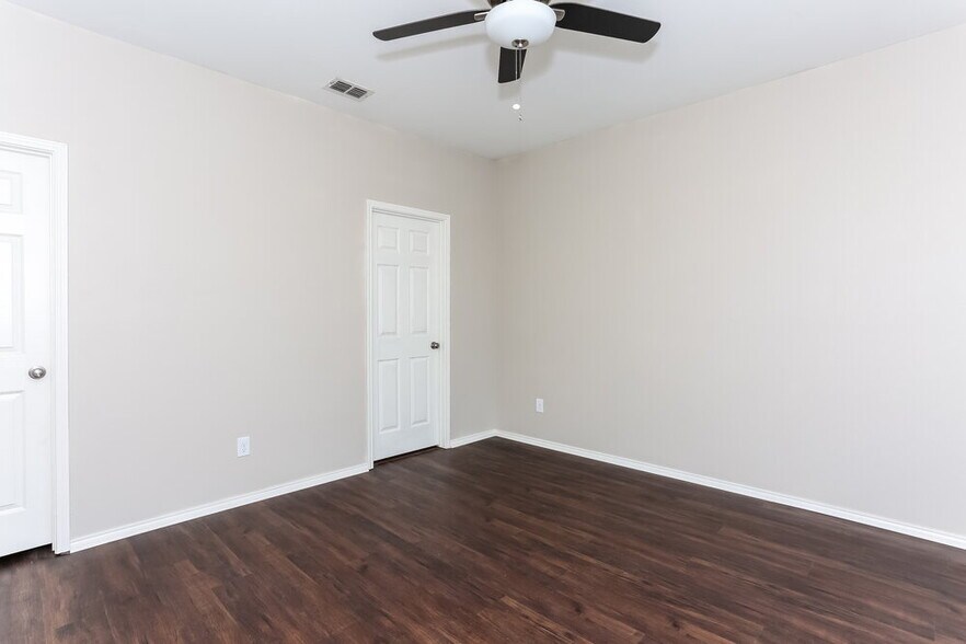 Building Photo - 1724 Gayla Creek Dr