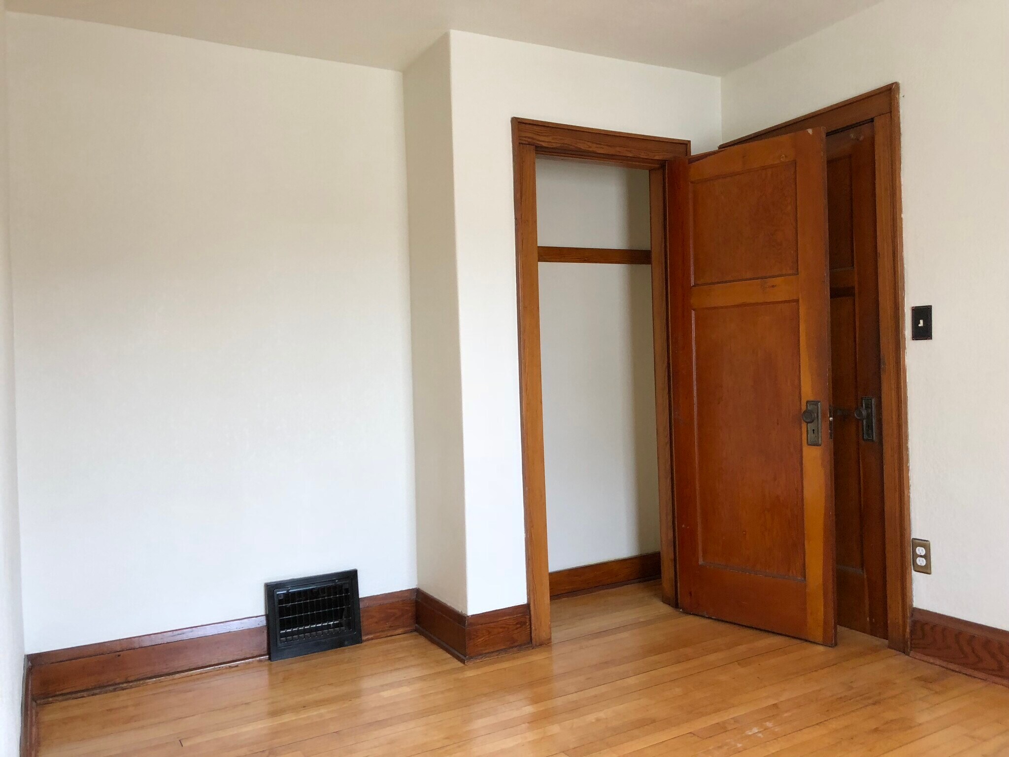 bedroom 1 and closet. - 623 S 60th St
