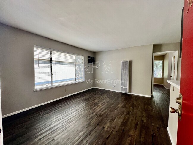 Building Photo - 6724 Plymouth Rd