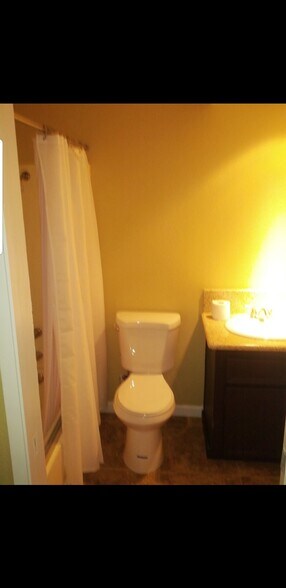 Building Photo - 1313 Floyd Ave