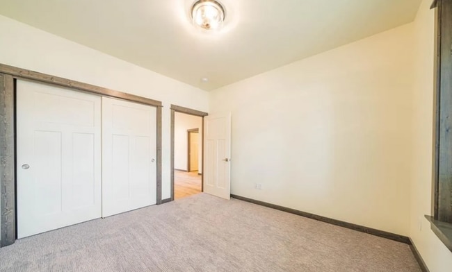Building Photo - Beautiful condo in a great location!