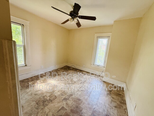 Building Photo - 10749 Hull Ave