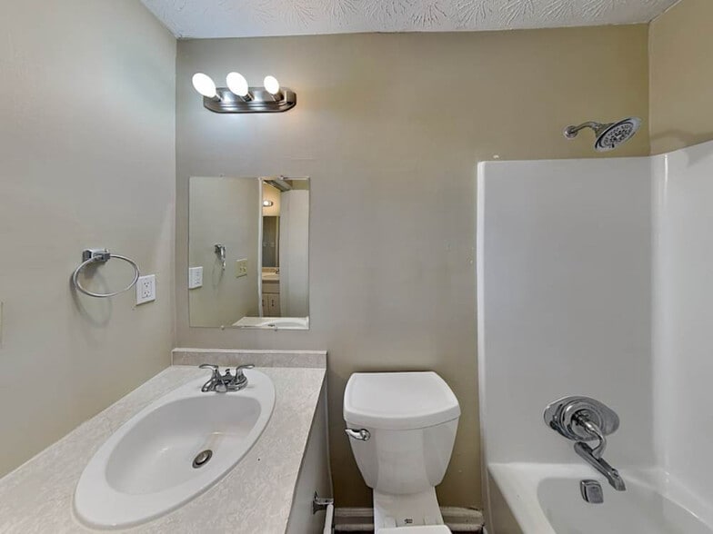 Building Photo - 2086 Arrowhead Trail