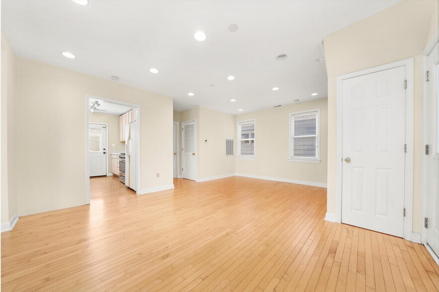 Building Photo - 2108 Harrison St