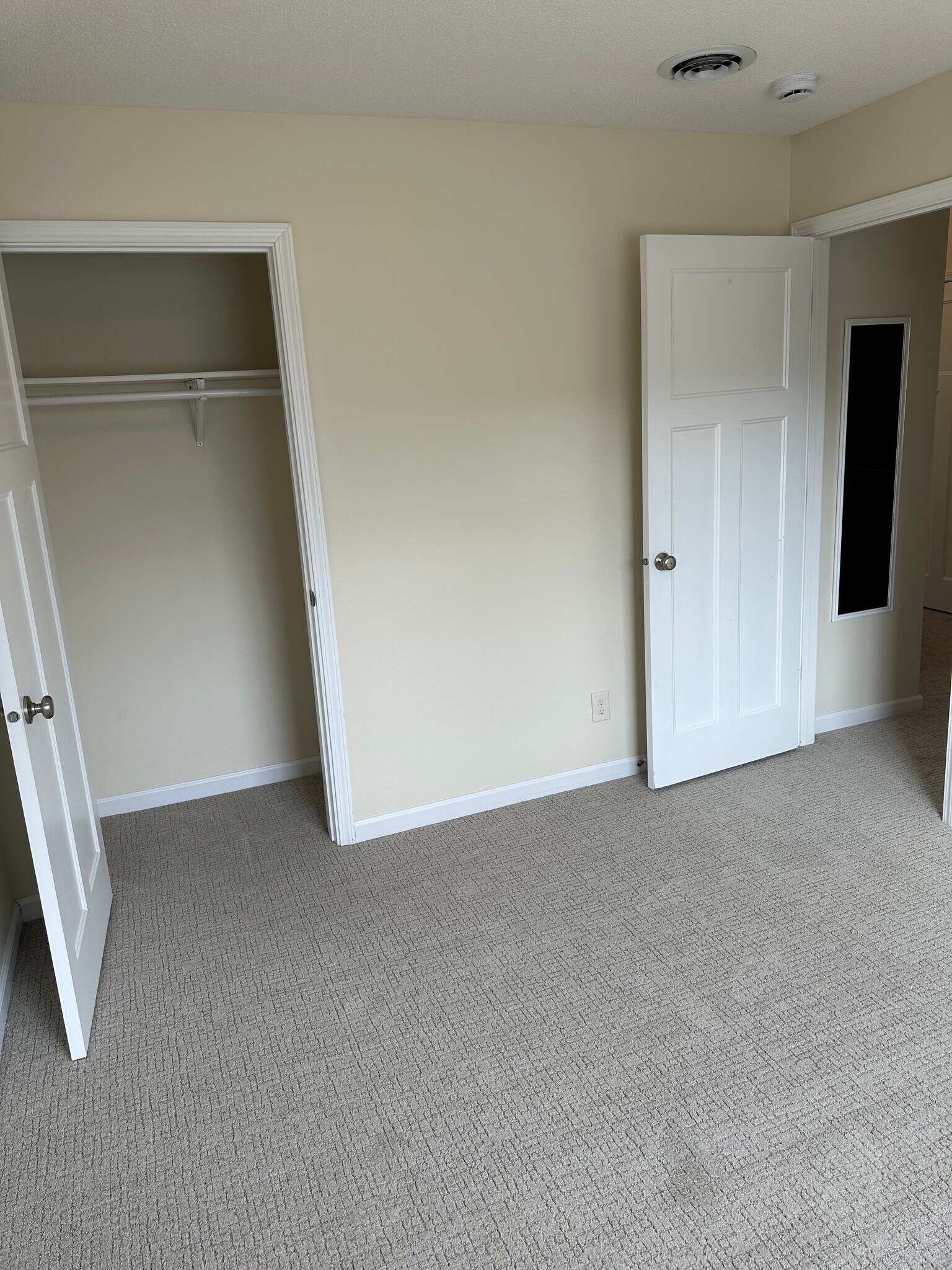 Building Photo - 2404 3rd Ave SE