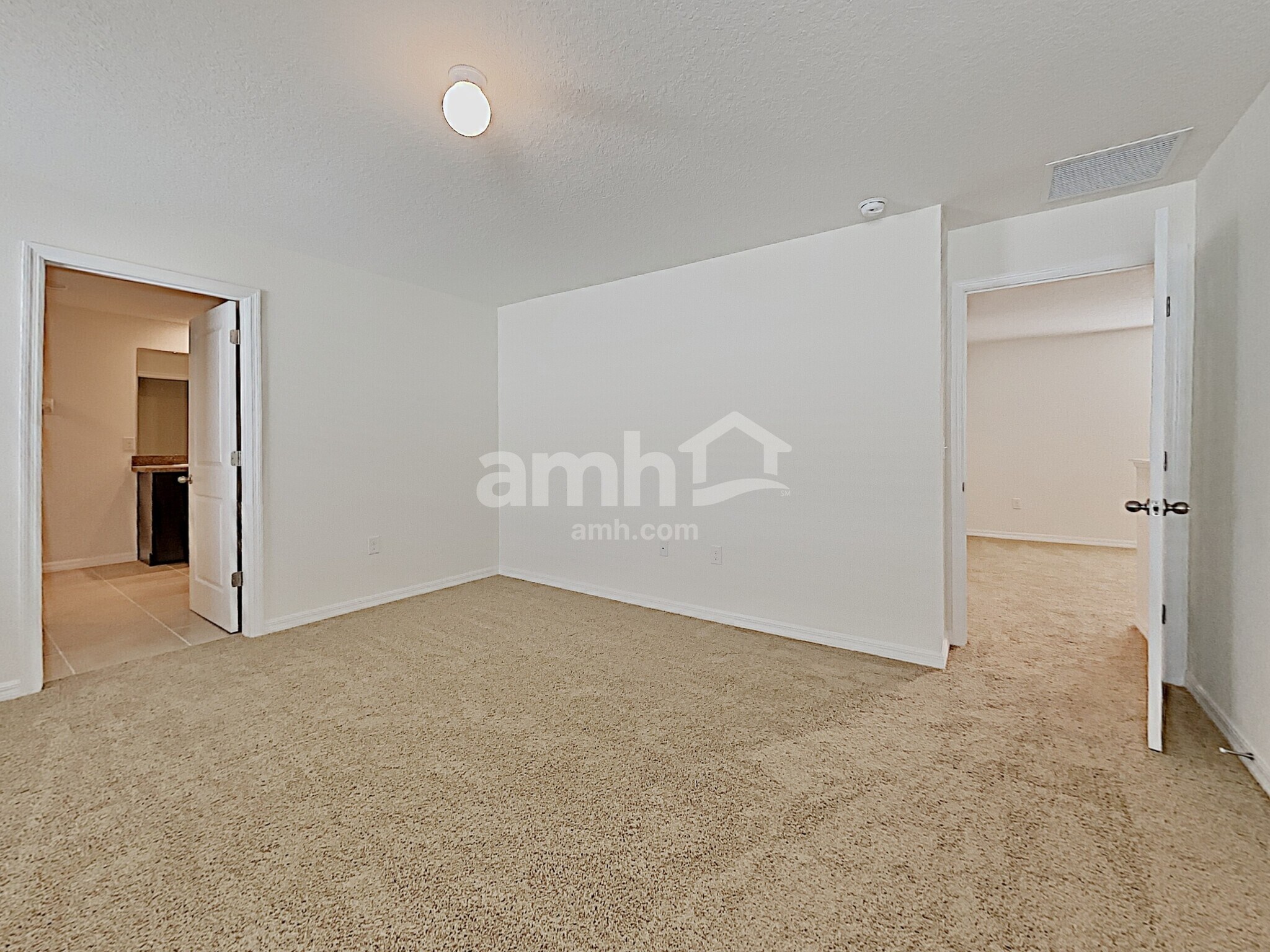 Building Photo - 10316 Flathead Dr