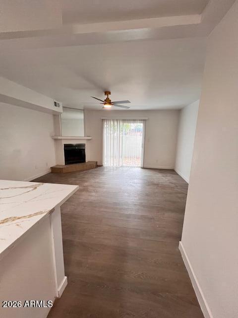 Building Photo - 2115 W Belmont Ave