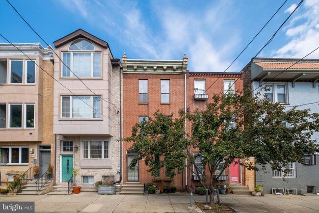 Building Photo - 1811 Bainbridge St