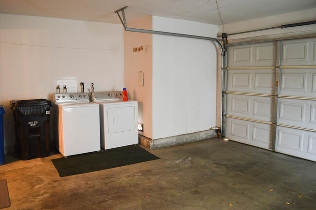 Building Photo - 8020 Canby Ave