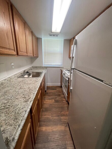 Building Photo - 742 Brandywine St SE