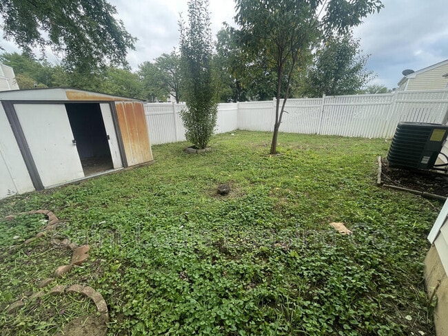 Building Photo - 864 Liberty Village Dr